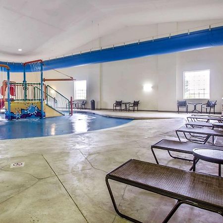 Comfort Suites Johnson Creek Conference Center Extérieur photo