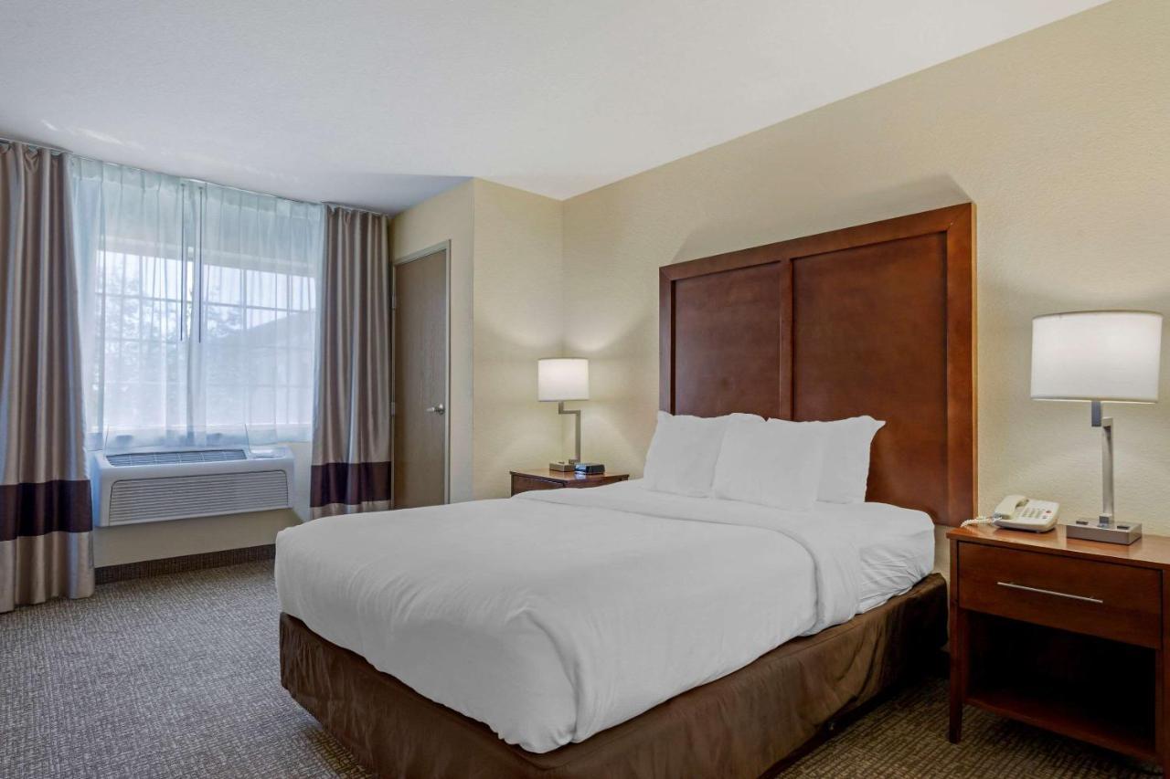 Comfort Suites Johnson Creek Conference Center Extérieur photo